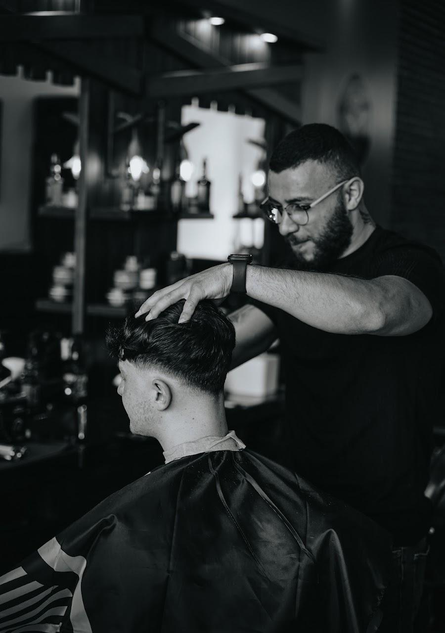Abdul Warak schneidet einen Skin Fade — Mainz-Neustadt