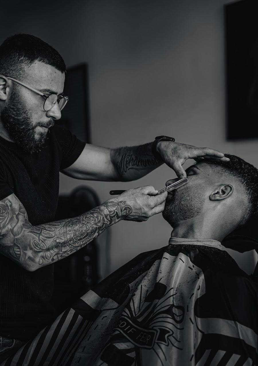 Traditionelle Rasur mit dem Rasiermesser bei Warak Barber Shop Mainz